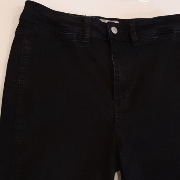 ⏬ Free People So Chic Shorts Womens Size 30 Clean Black Bermuda Denim Raw Hem - Picture 8 of 16